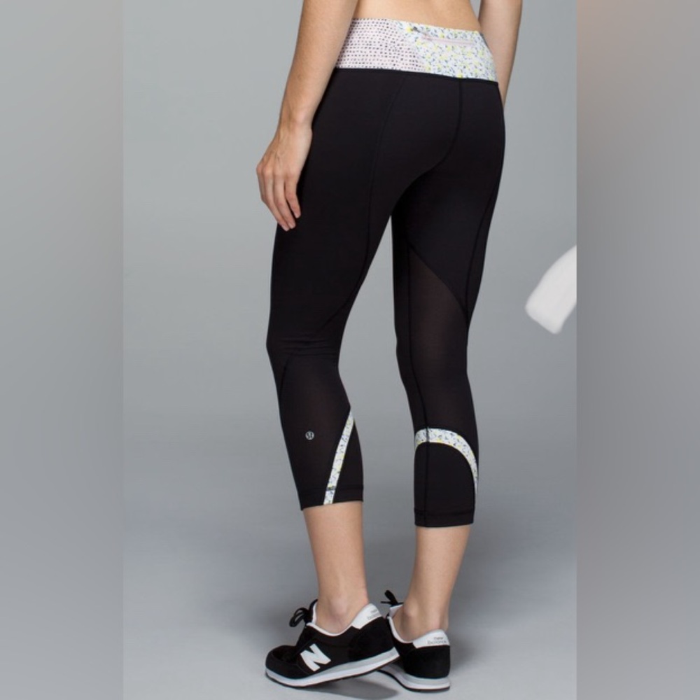Lululemon Run:Inspire Crop II/Black/W Quilt/Fresh Fleur Neutral Blush Split Pea